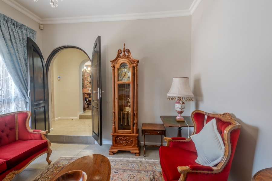 5 Bedroom Property for Sale in Erasmuskloof Gauteng