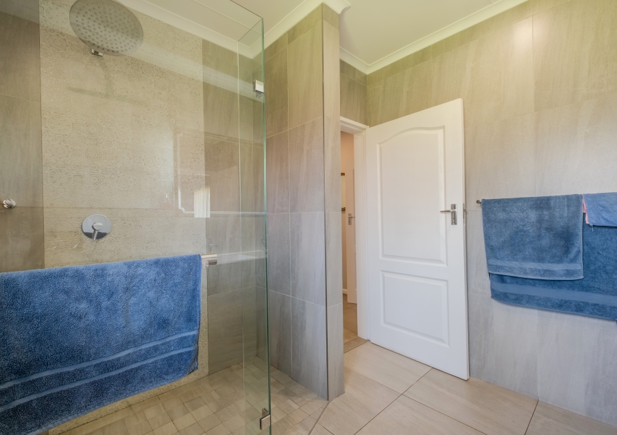 5 Bedroom Property for Sale in Erasmuskloof Gauteng