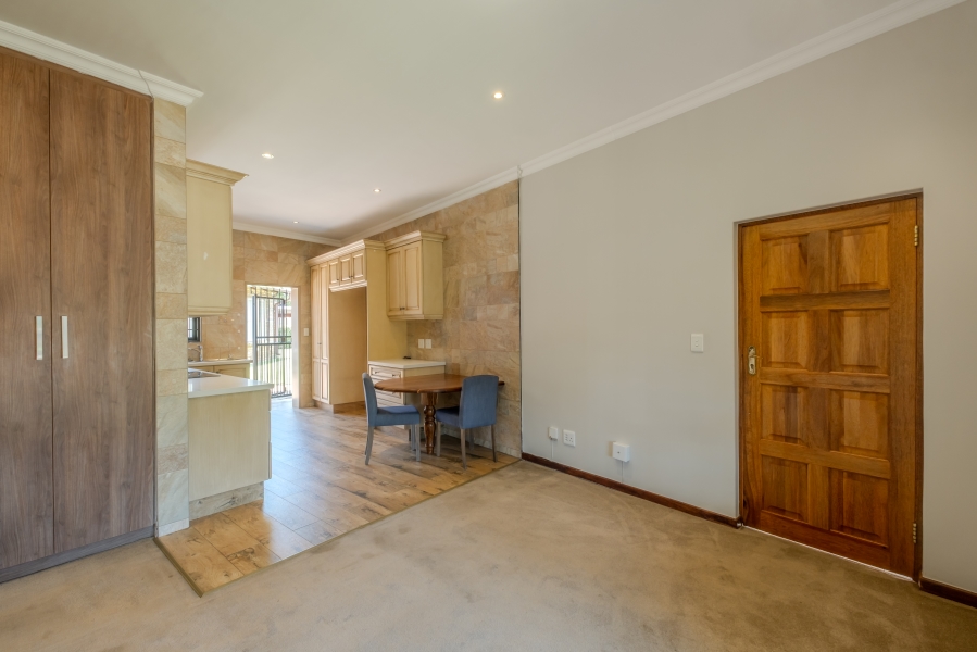5 Bedroom Property for Sale in Erasmuskloof Gauteng