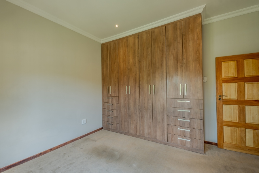 5 Bedroom Property for Sale in Erasmuskloof Gauteng