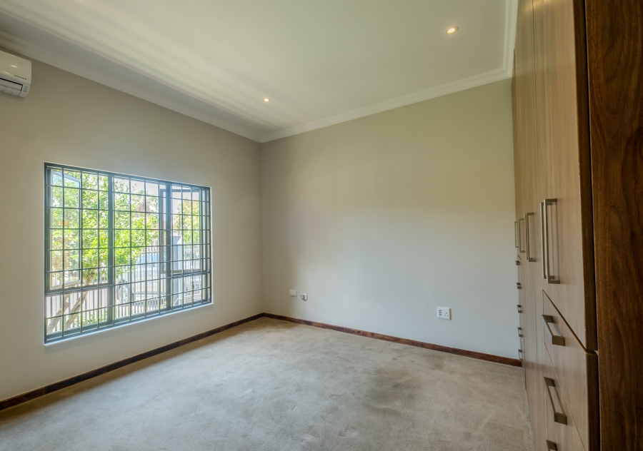 5 Bedroom Property for Sale in Erasmuskloof Gauteng