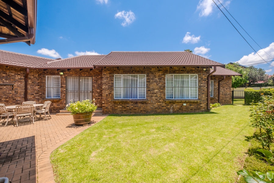 5 Bedroom Property for Sale in Erasmuskloof Gauteng