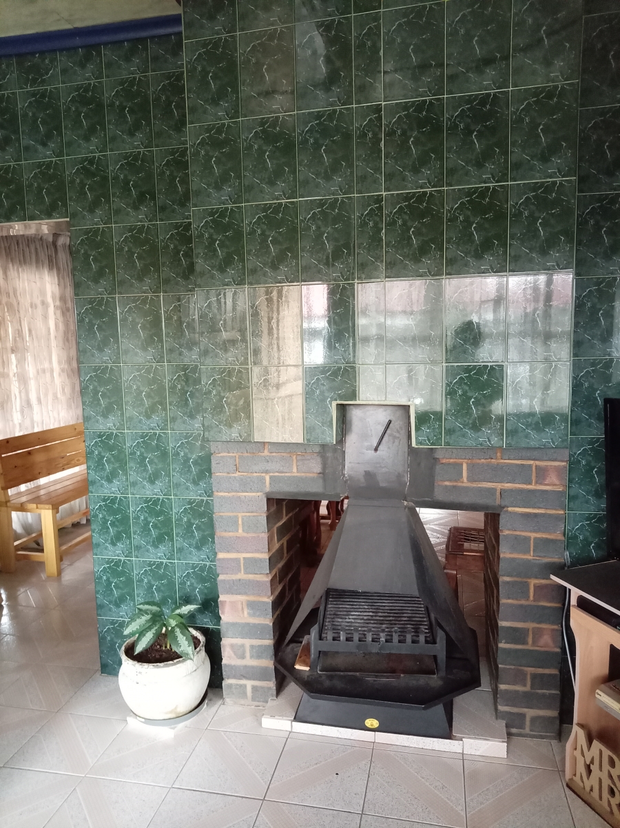 4 Bedroom Property for Sale in Mamelodi East Gauteng