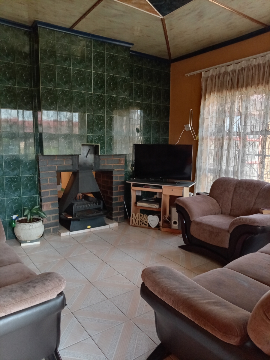 4 Bedroom Property for Sale in Mamelodi East Gauteng
