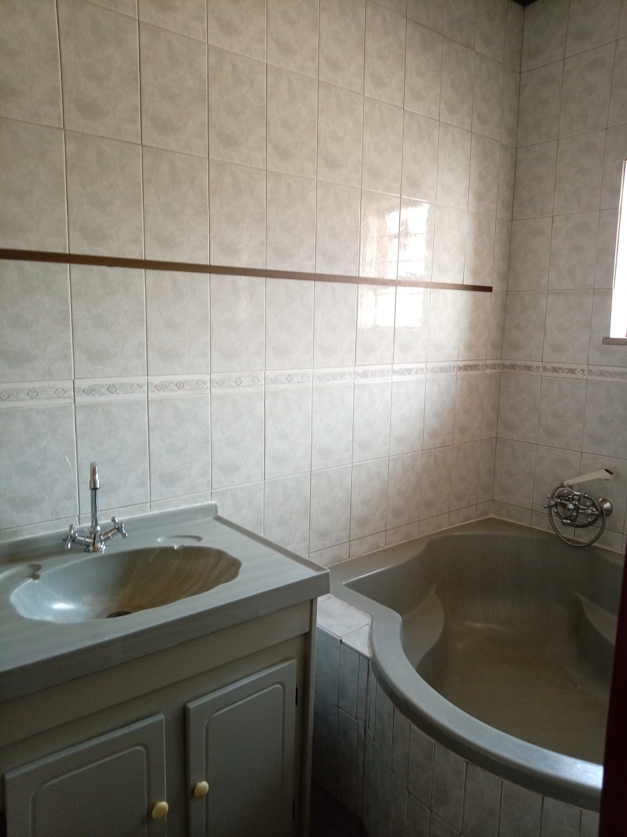 4 Bedroom Property for Sale in Mamelodi East Gauteng
