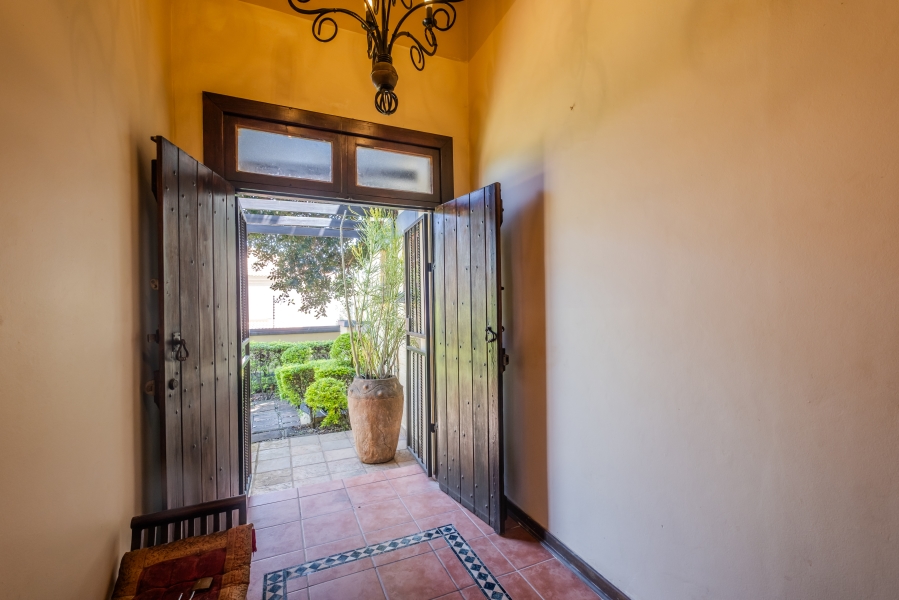 5 Bedroom Property for Sale in Waterkloof Gauteng