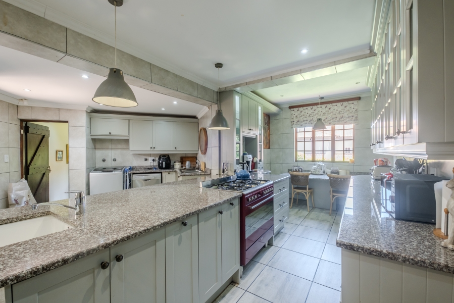 5 Bedroom Property for Sale in Waterkloof Gauteng