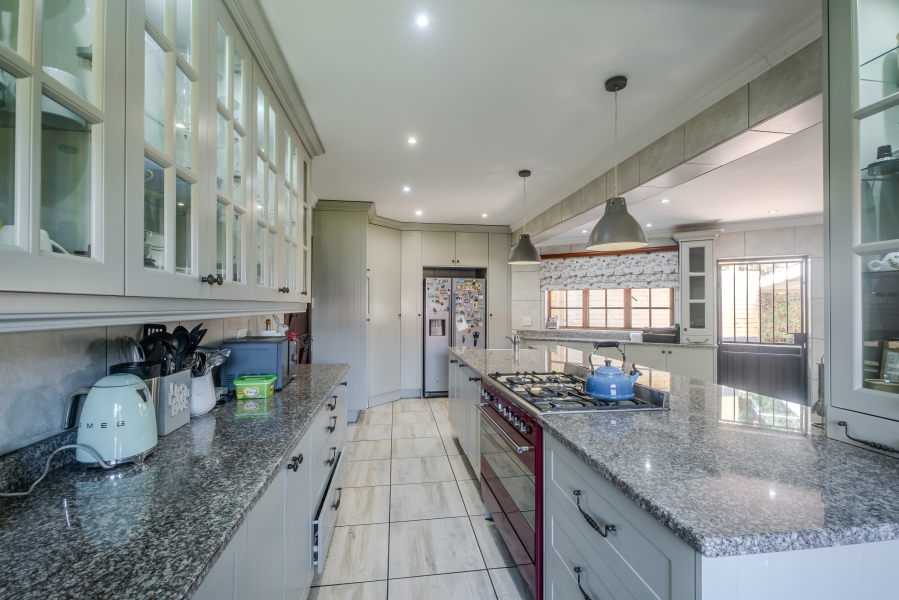 5 Bedroom Property for Sale in Waterkloof Gauteng