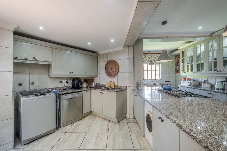 5 Bedroom Property for Sale in Waterkloof Gauteng