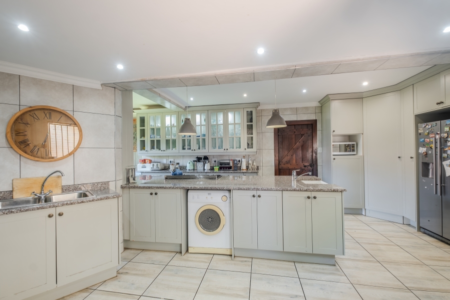 5 Bedroom Property for Sale in Waterkloof Gauteng