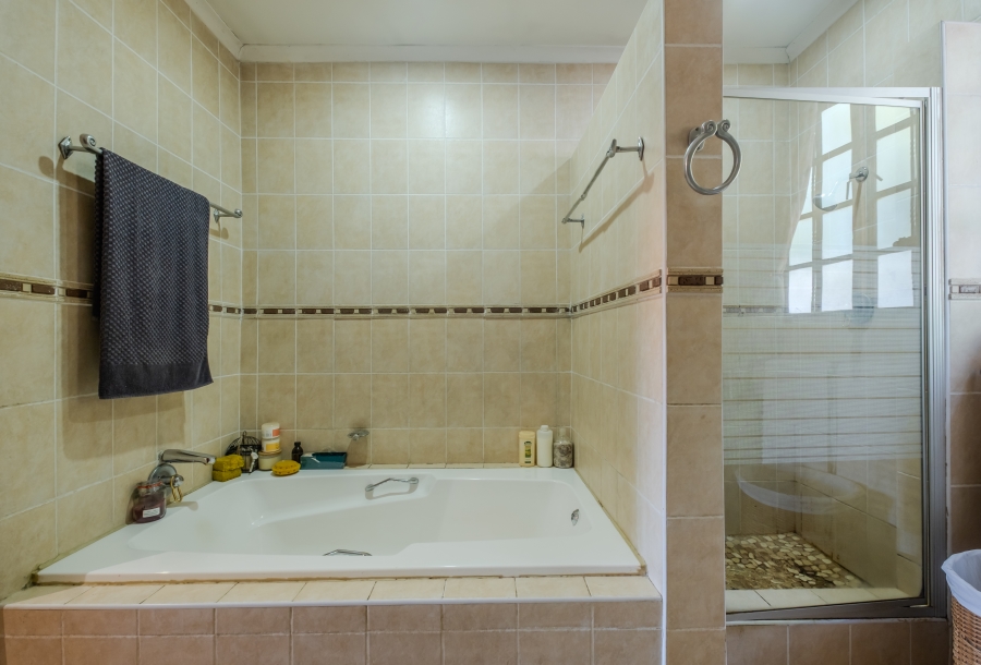 5 Bedroom Property for Sale in Waterkloof Gauteng