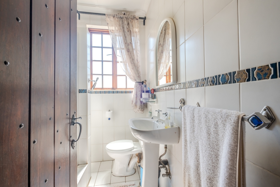 5 Bedroom Property for Sale in Waterkloof Gauteng