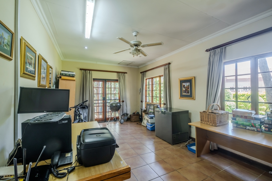 5 Bedroom Property for Sale in Waterkloof Gauteng