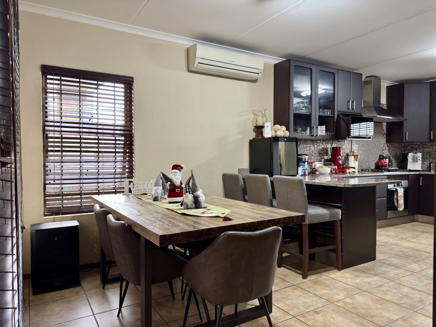 5 Bedroom Property for Sale in Van Riebeeck Park Gauteng