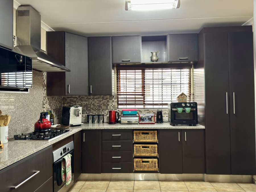 5 Bedroom Property for Sale in Van Riebeeck Park Gauteng