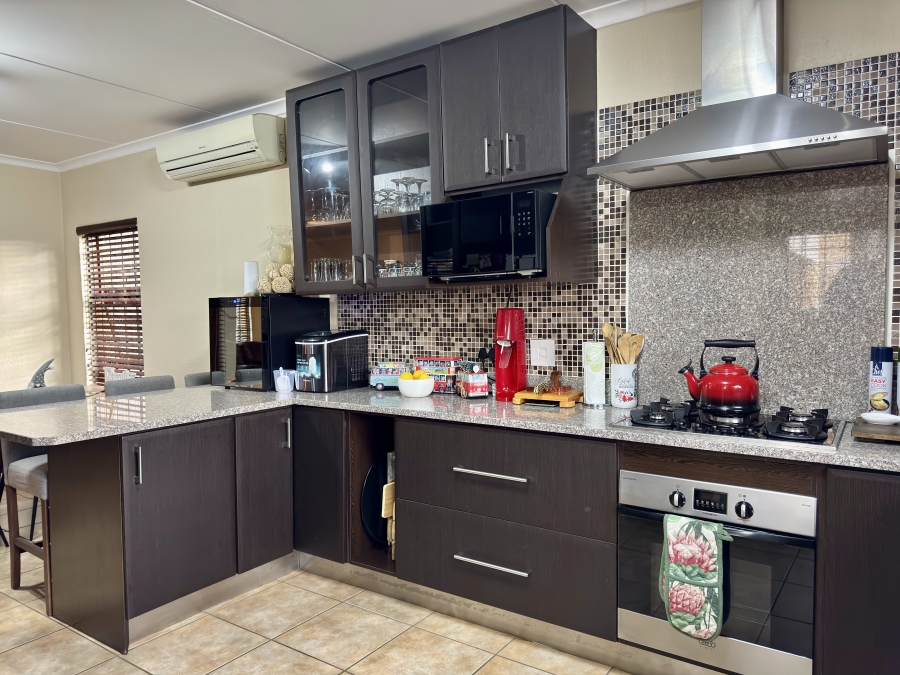 5 Bedroom Property for Sale in Van Riebeeck Park Gauteng