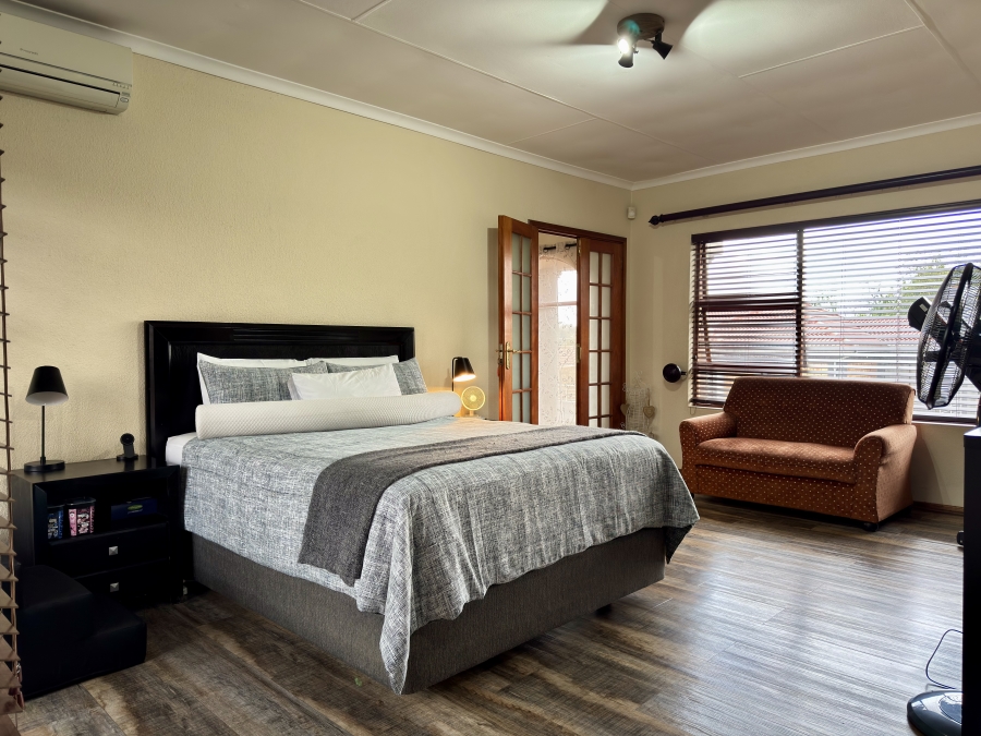 5 Bedroom Property for Sale in Van Riebeeck Park Gauteng