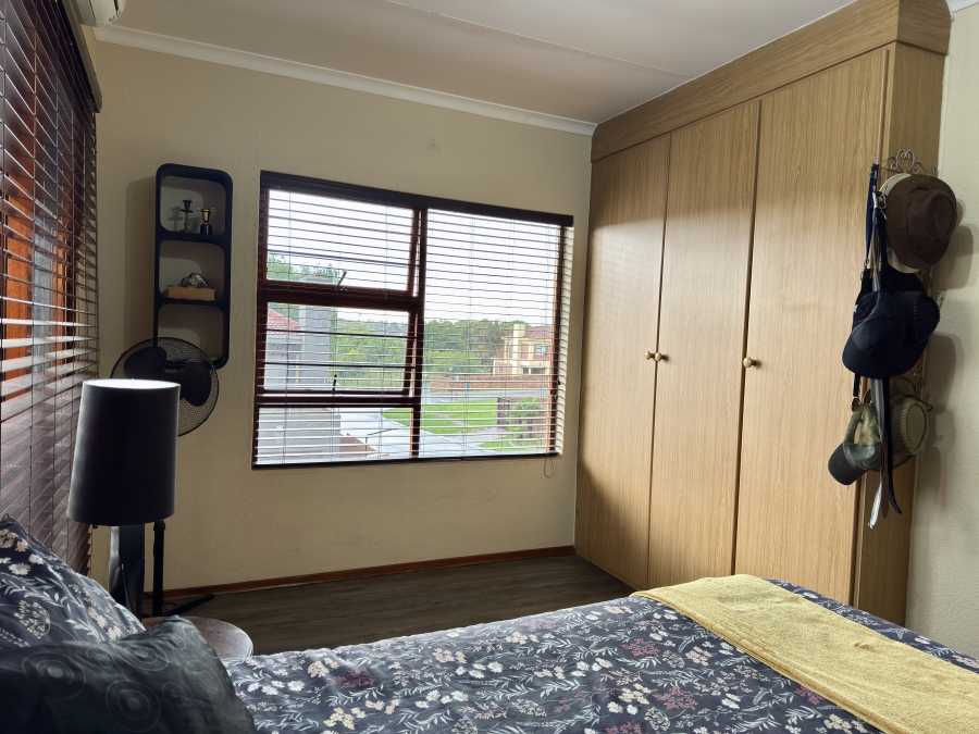 5 Bedroom Property for Sale in Van Riebeeck Park Gauteng