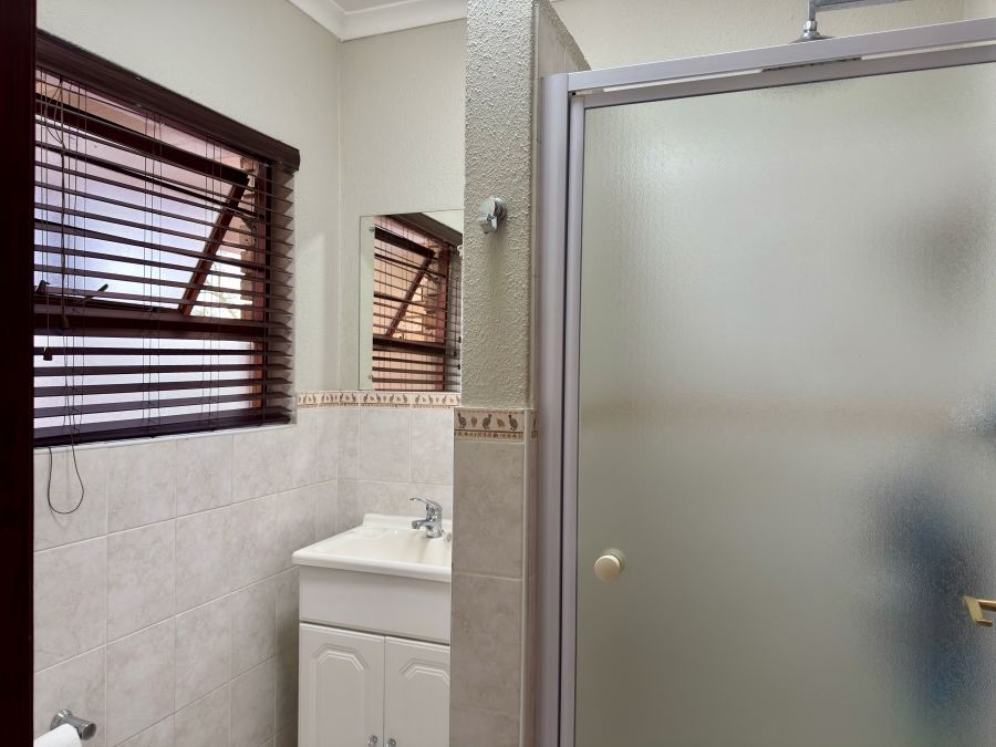 5 Bedroom Property for Sale in Van Riebeeck Park Gauteng