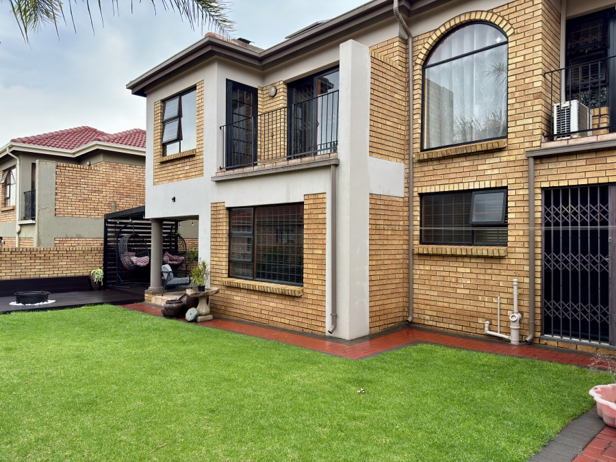 5 Bedroom Property for Sale in Van Riebeeck Park Gauteng