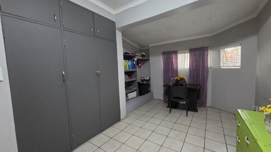 2 Bedroom Property for Sale in Hermanstad Gauteng