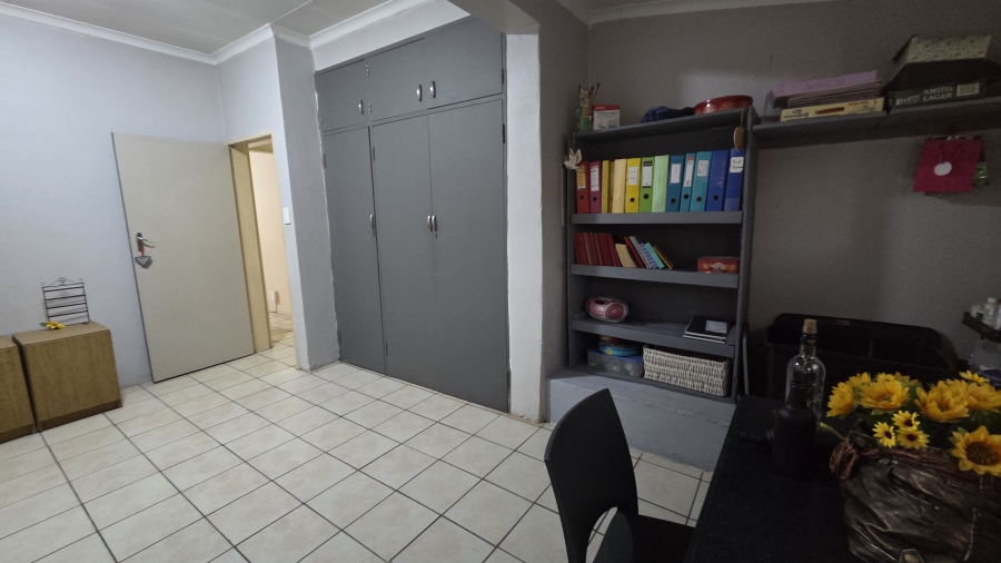 2 Bedroom Property for Sale in Hermanstad Gauteng