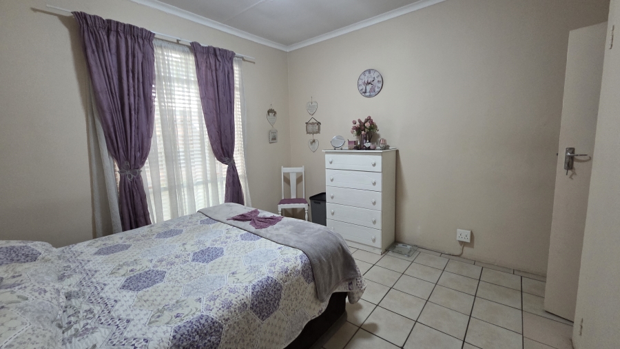 2 Bedroom Property for Sale in Hermanstad Gauteng