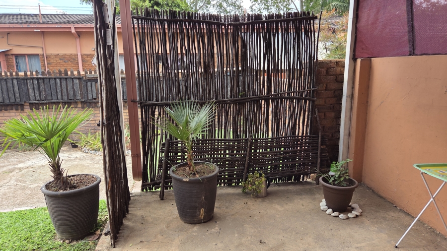 2 Bedroom Property for Sale in Hermanstad Gauteng