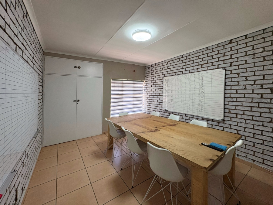 6 Bedroom Property for Sale in Magalieskruin Gauteng