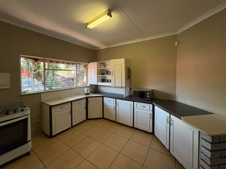 6 Bedroom Property for Sale in Magalieskruin Gauteng