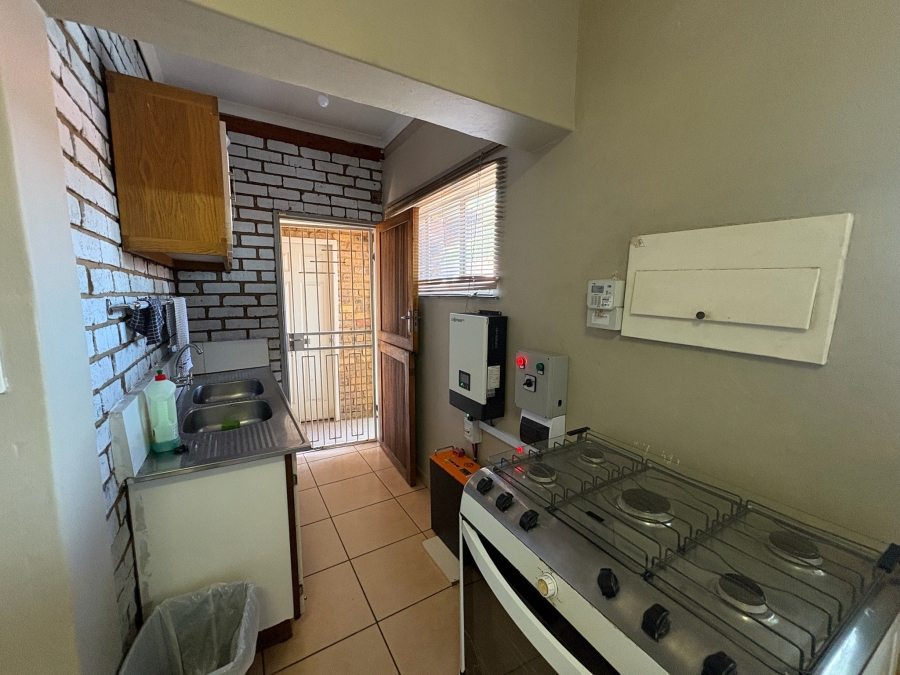 6 Bedroom Property for Sale in Magalieskruin Gauteng