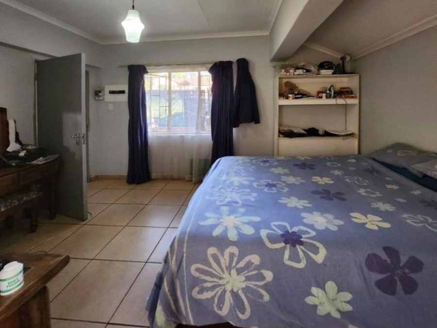 6 Bedroom Property for Sale in Magalieskruin Gauteng