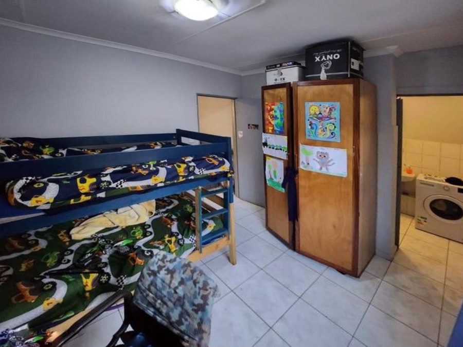 6 Bedroom Property for Sale in Magalieskruin Gauteng
