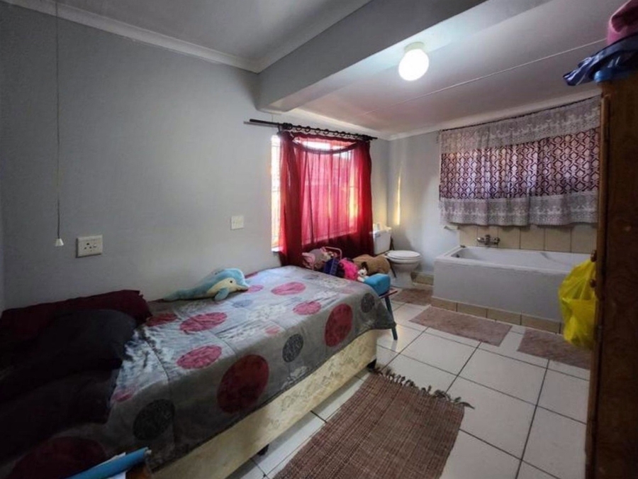 6 Bedroom Property for Sale in Magalieskruin Gauteng