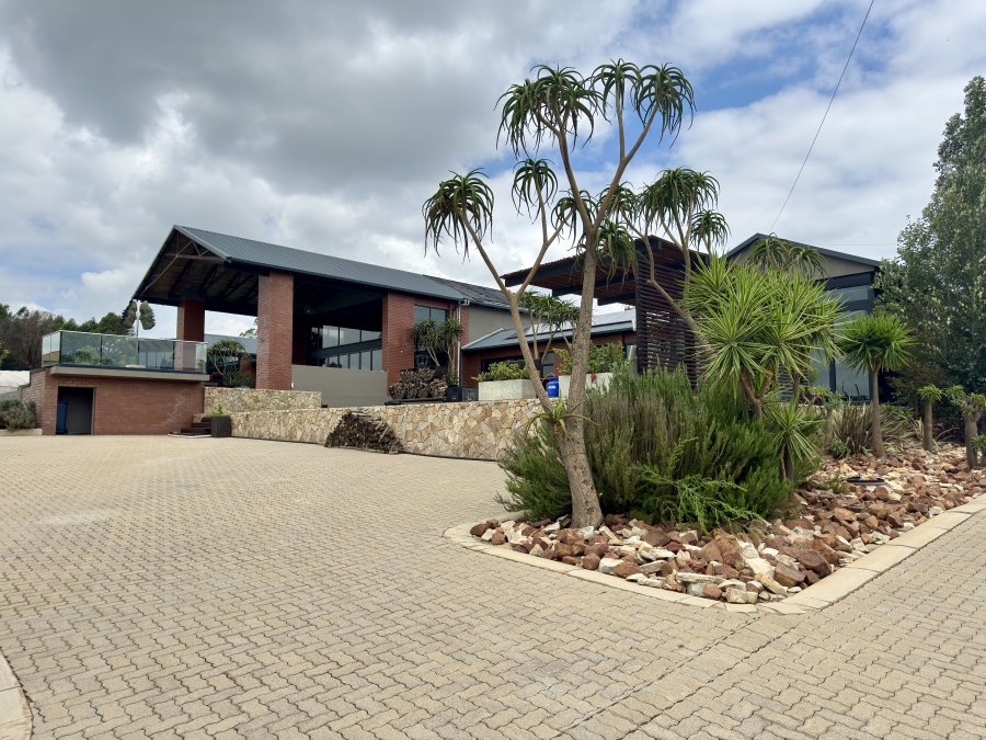 6 Bedroom Property for Sale in Blue Saddle Ranches Gauteng