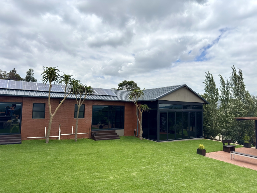 6 Bedroom Property for Sale in Blue Saddle Ranches Gauteng