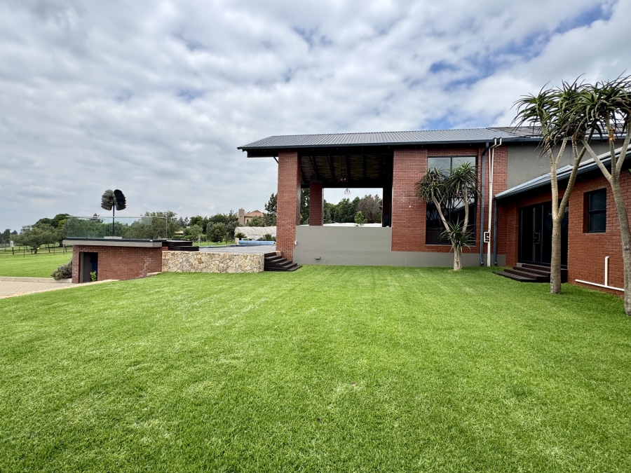 6 Bedroom Property for Sale in Blue Saddle Ranches Gauteng