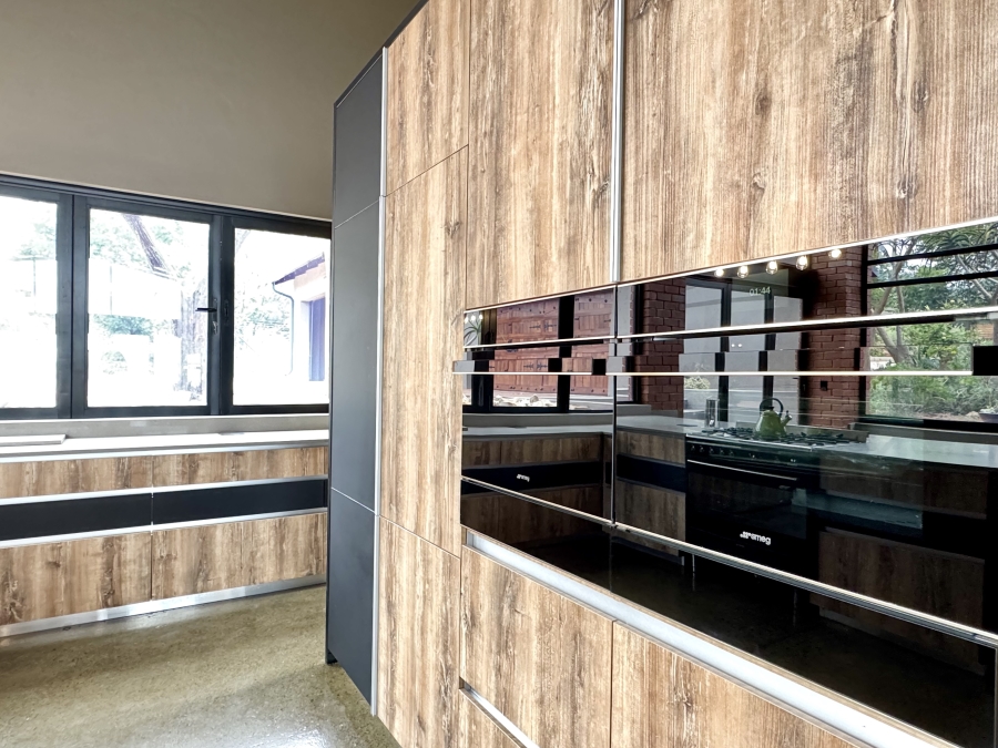 6 Bedroom Property for Sale in Blue Saddle Ranches Gauteng