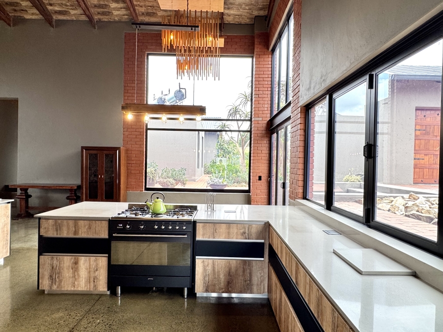 6 Bedroom Property for Sale in Blue Saddle Ranches Gauteng