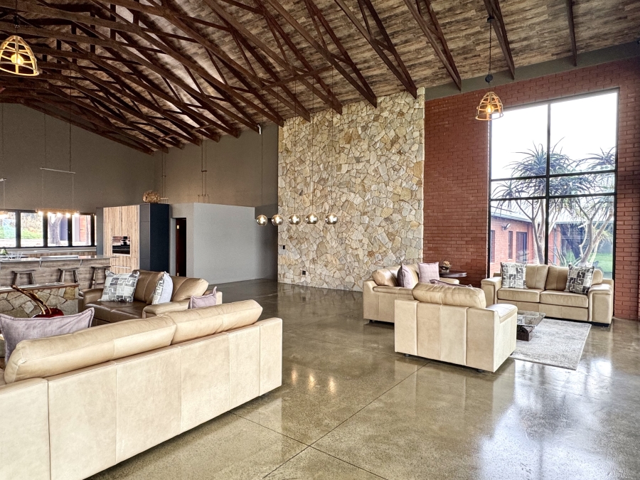 6 Bedroom Property for Sale in Blue Saddle Ranches Gauteng