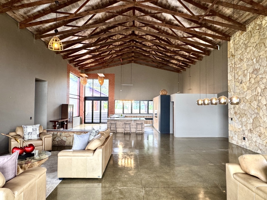 6 Bedroom Property for Sale in Blue Saddle Ranches Gauteng