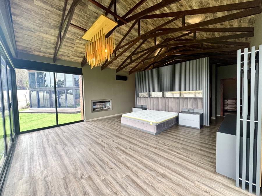 6 Bedroom Property for Sale in Blue Saddle Ranches Gauteng