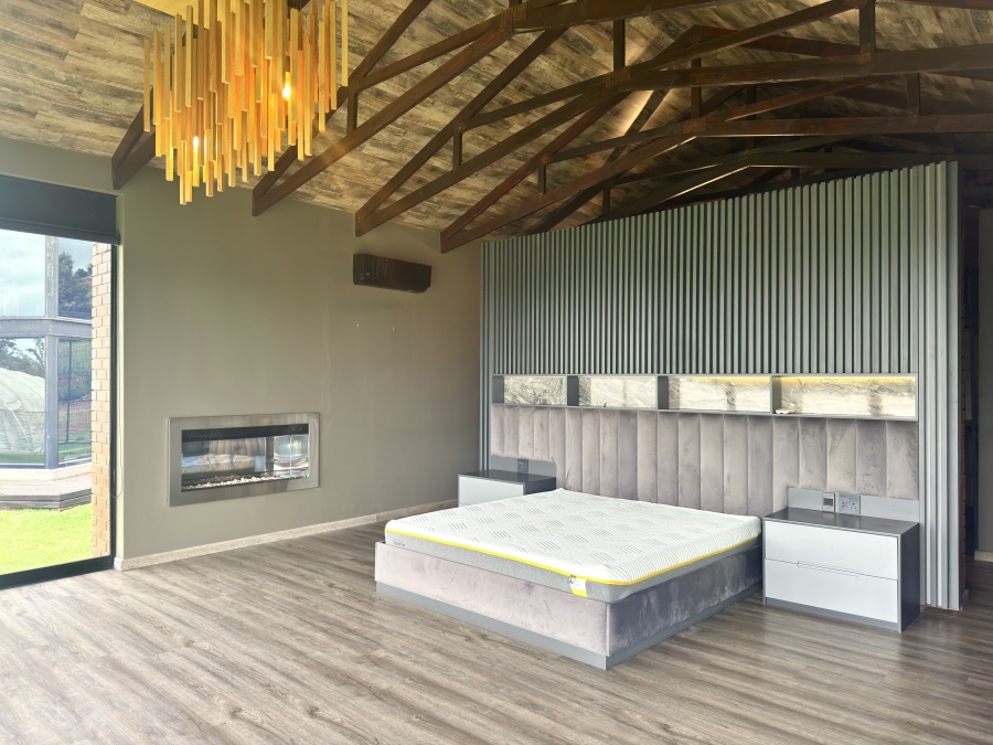 6 Bedroom Property for Sale in Blue Saddle Ranches Gauteng