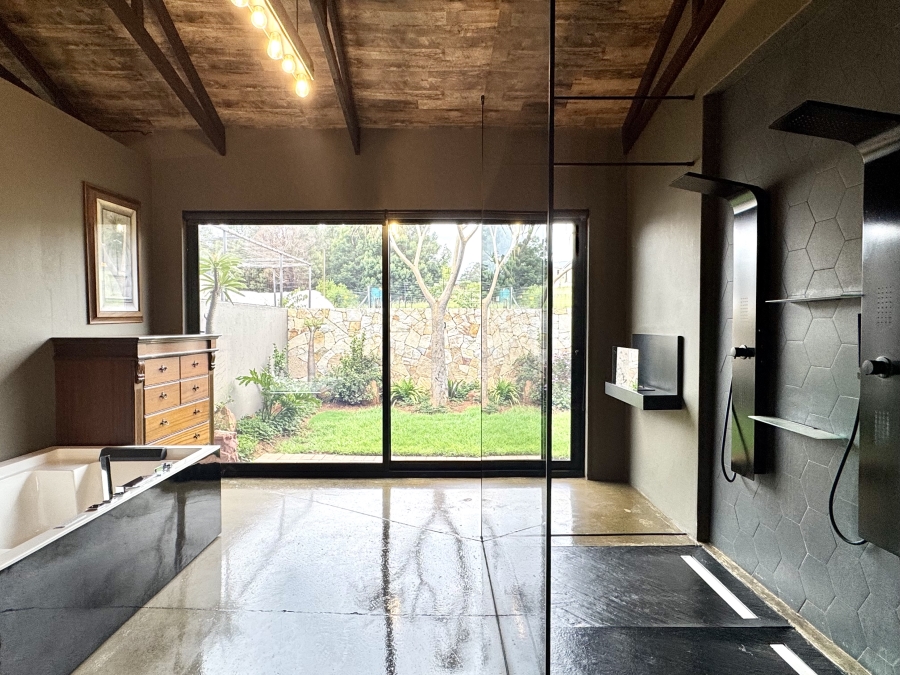 6 Bedroom Property for Sale in Blue Saddle Ranches Gauteng