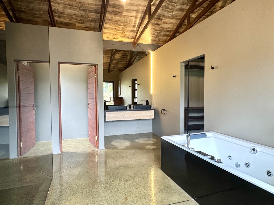 6 Bedroom Property for Sale in Blue Saddle Ranches Gauteng