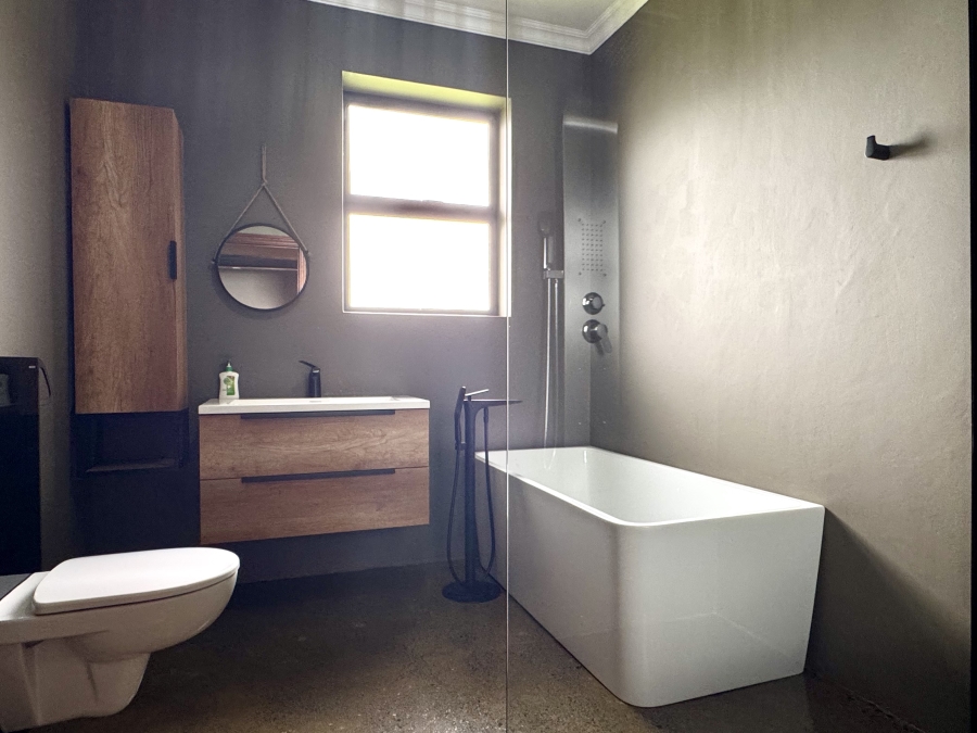 6 Bedroom Property for Sale in Blue Saddle Ranches Gauteng