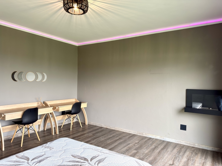 6 Bedroom Property for Sale in Blue Saddle Ranches Gauteng