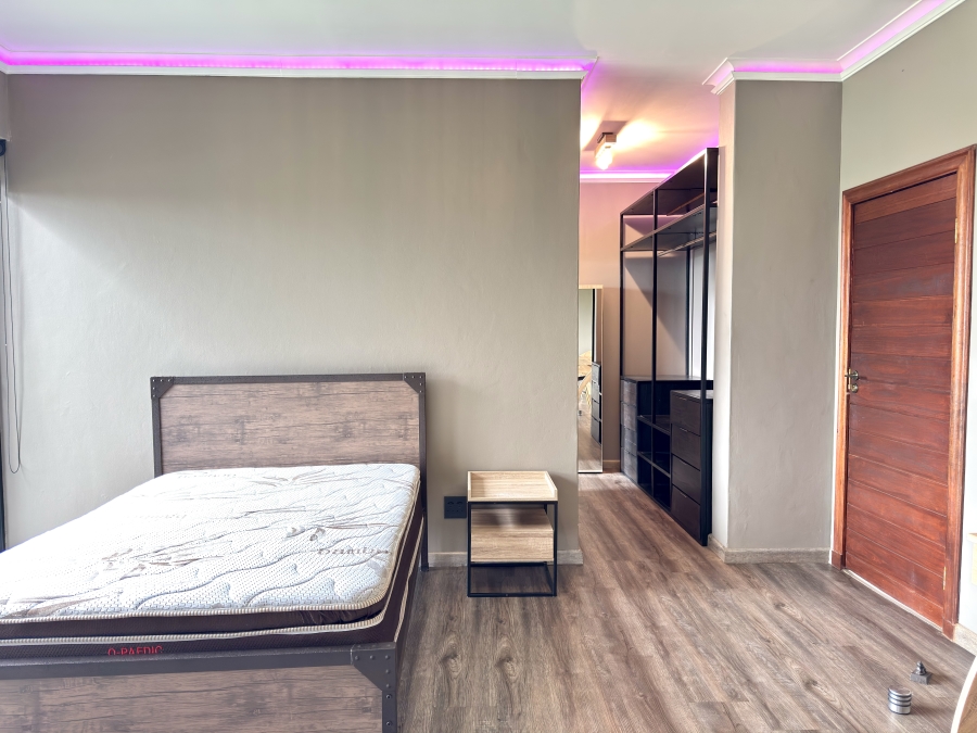 6 Bedroom Property for Sale in Blue Saddle Ranches Gauteng