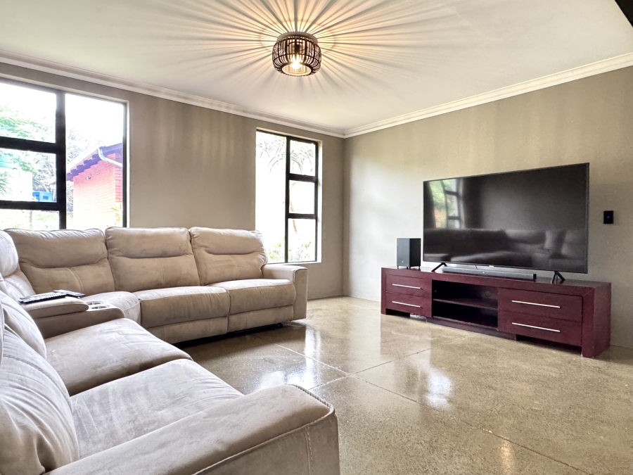 6 Bedroom Property for Sale in Blue Saddle Ranches Gauteng