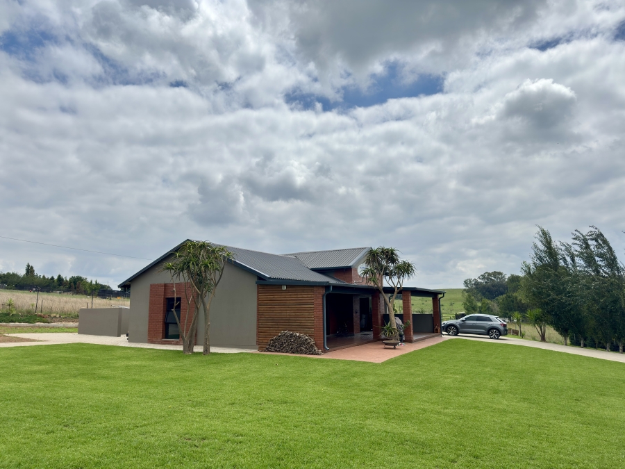 6 Bedroom Property for Sale in Blue Saddle Ranches Gauteng